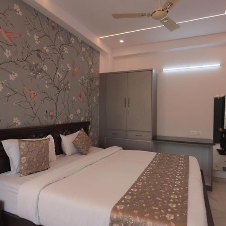 רישיקש Yogved Hospitality & Resort מראה חיצוני תמונה