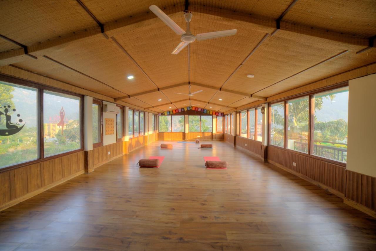 רישיקש Yogved Hospitality & Resort מראה חיצוני תמונה