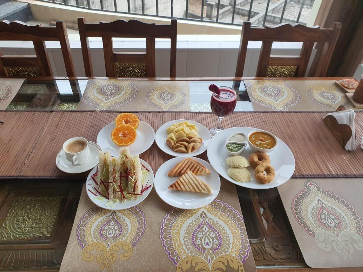 רישיקש Yogved Hospitality & Resort מראה חיצוני תמונה