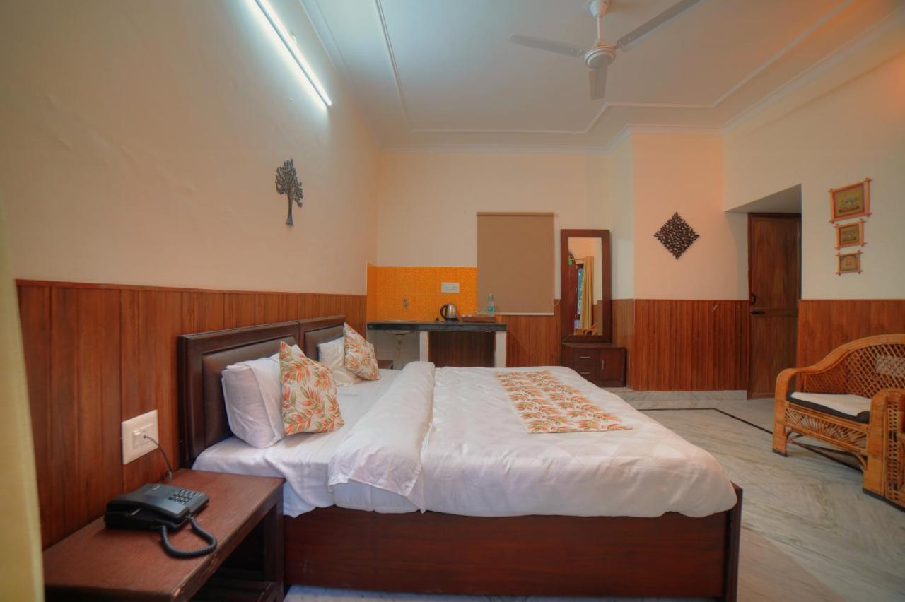 רישיקש Yogved Hospitality & Resort מראה חיצוני תמונה