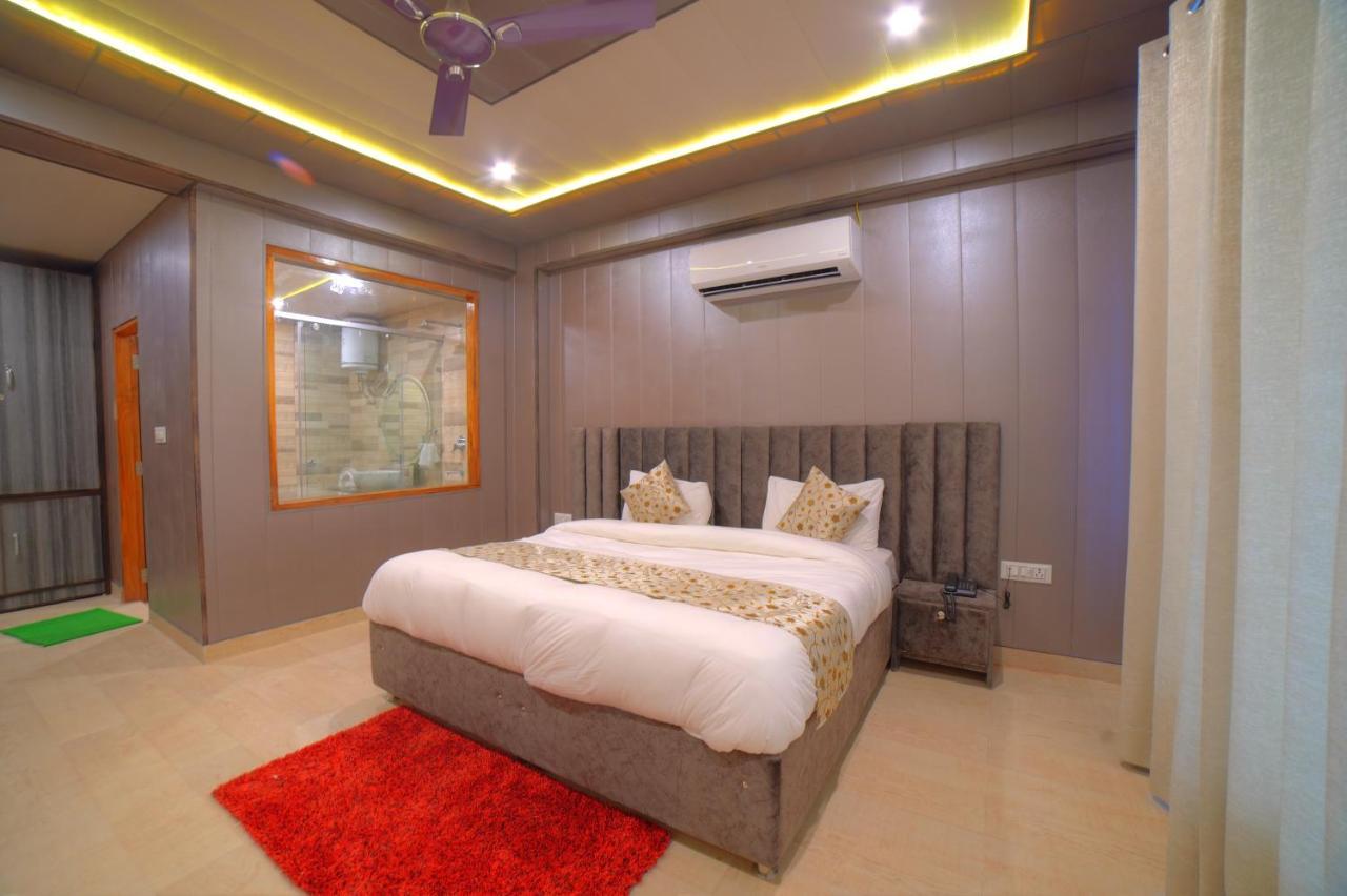 רישיקש Yogved Hospitality & Resort מראה חיצוני תמונה