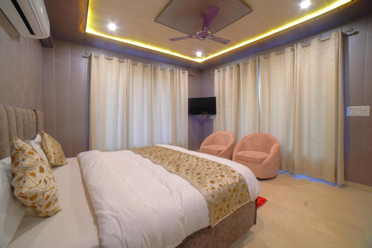 רישיקש Yogved Hospitality & Resort מראה חיצוני תמונה