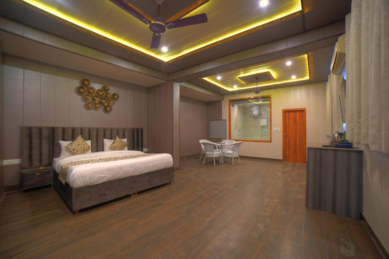 רישיקש Yogved Hospitality & Resort מראה חיצוני תמונה