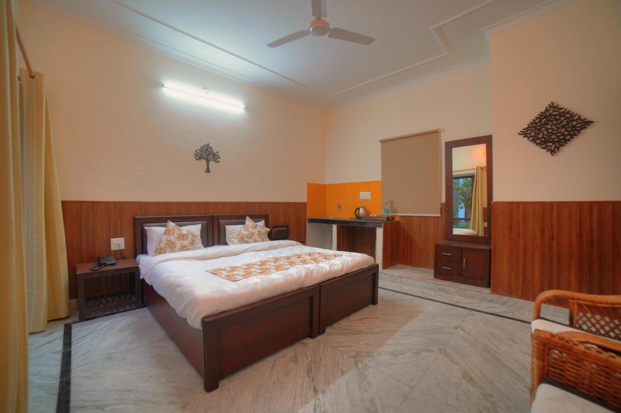 רישיקש Yogved Hospitality & Resort מראה חיצוני תמונה