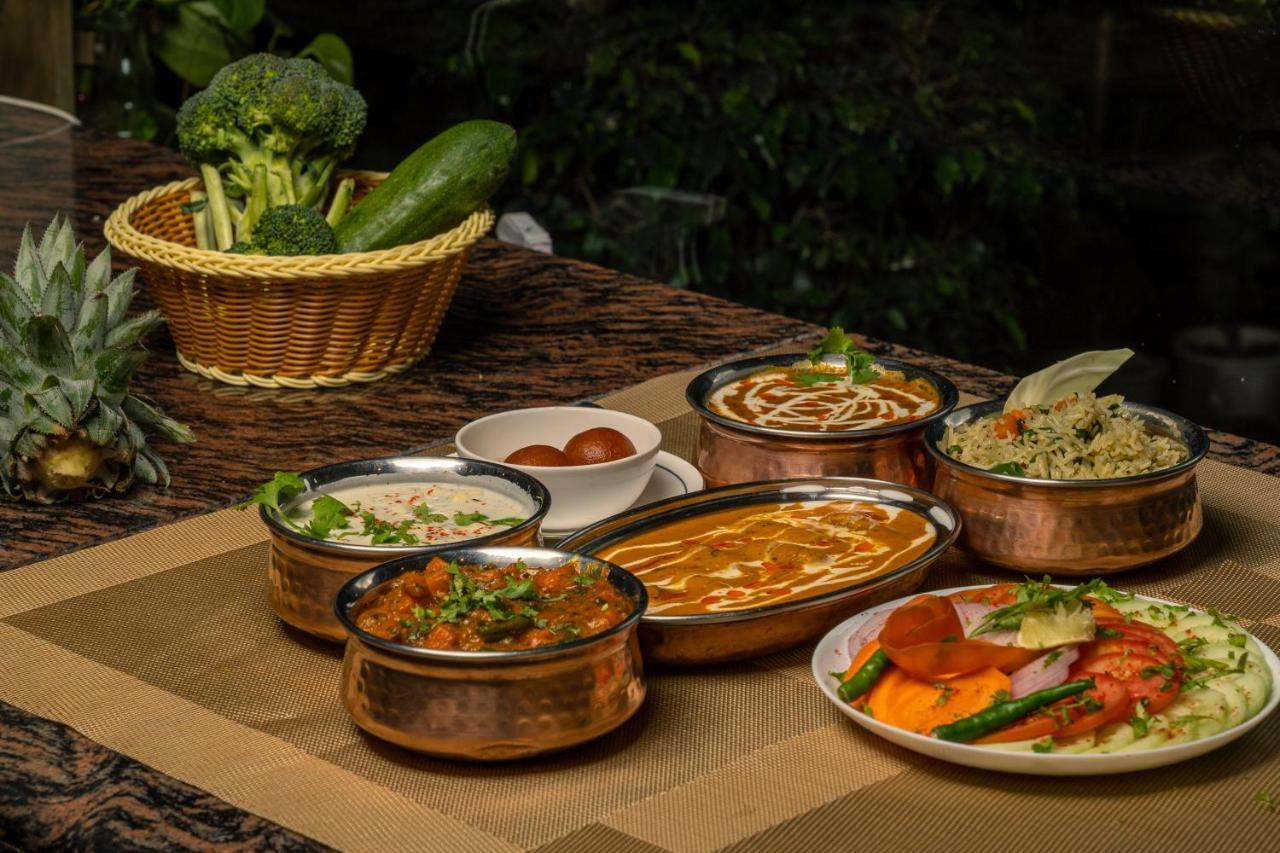 רישיקש Yogved Hospitality & Resort מראה חיצוני תמונה