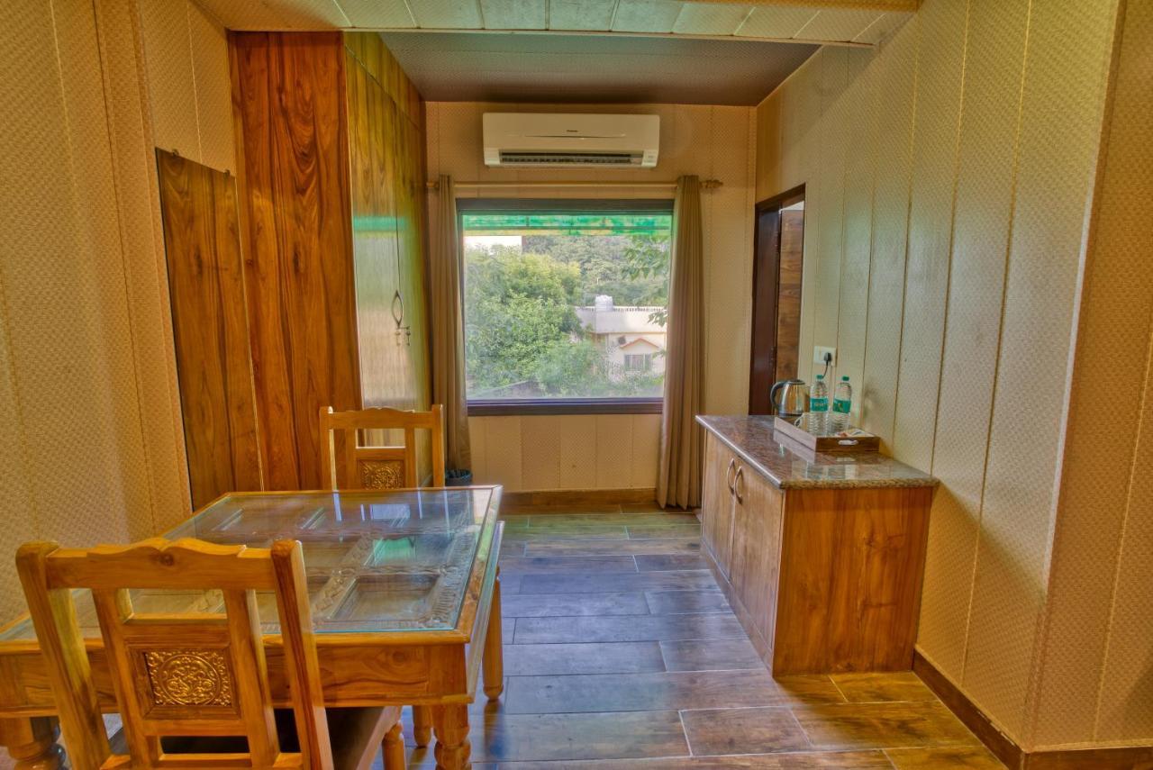רישיקש Yogved Hospitality & Resort מראה חיצוני תמונה