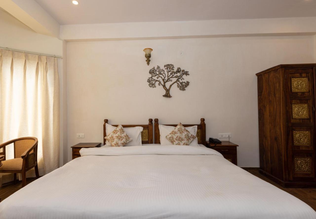 רישיקש Yogved Hospitality & Resort מראה חיצוני תמונה
