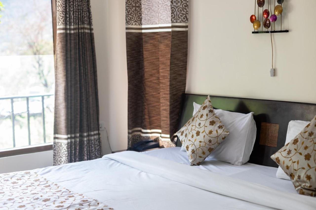 רישיקש Yogved Hospitality & Resort מראה חיצוני תמונה