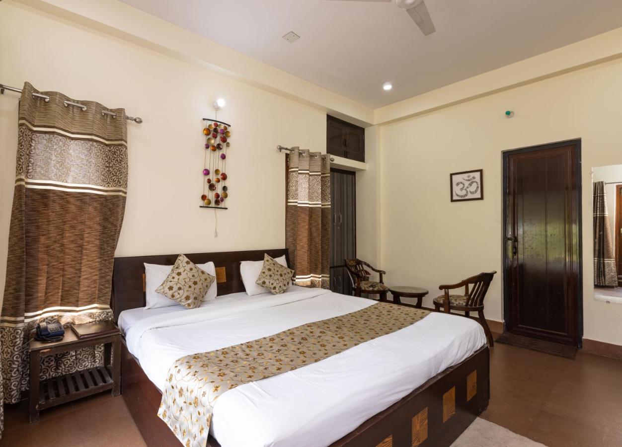 רישיקש Yogved Hospitality & Resort מראה חיצוני תמונה