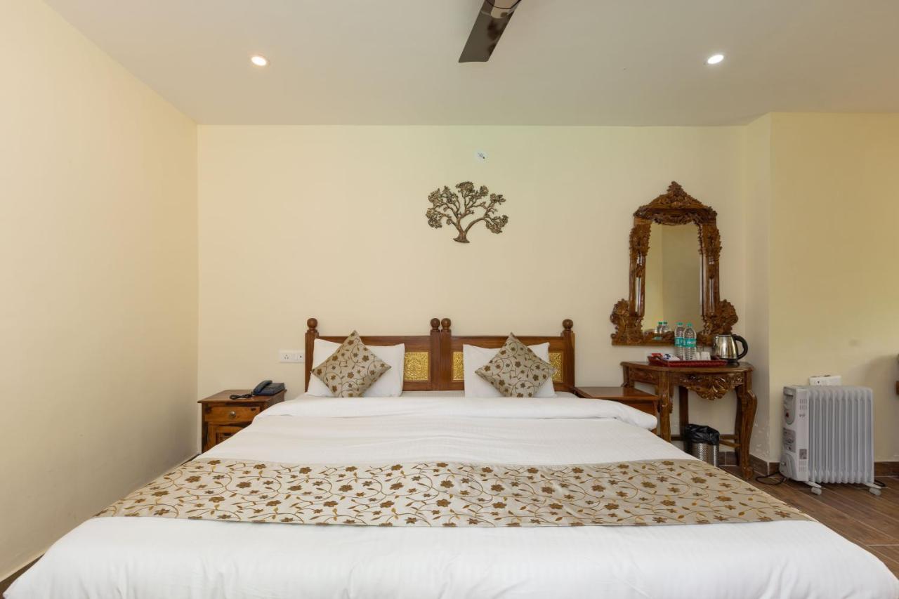 רישיקש Yogved Hospitality & Resort מראה חיצוני תמונה