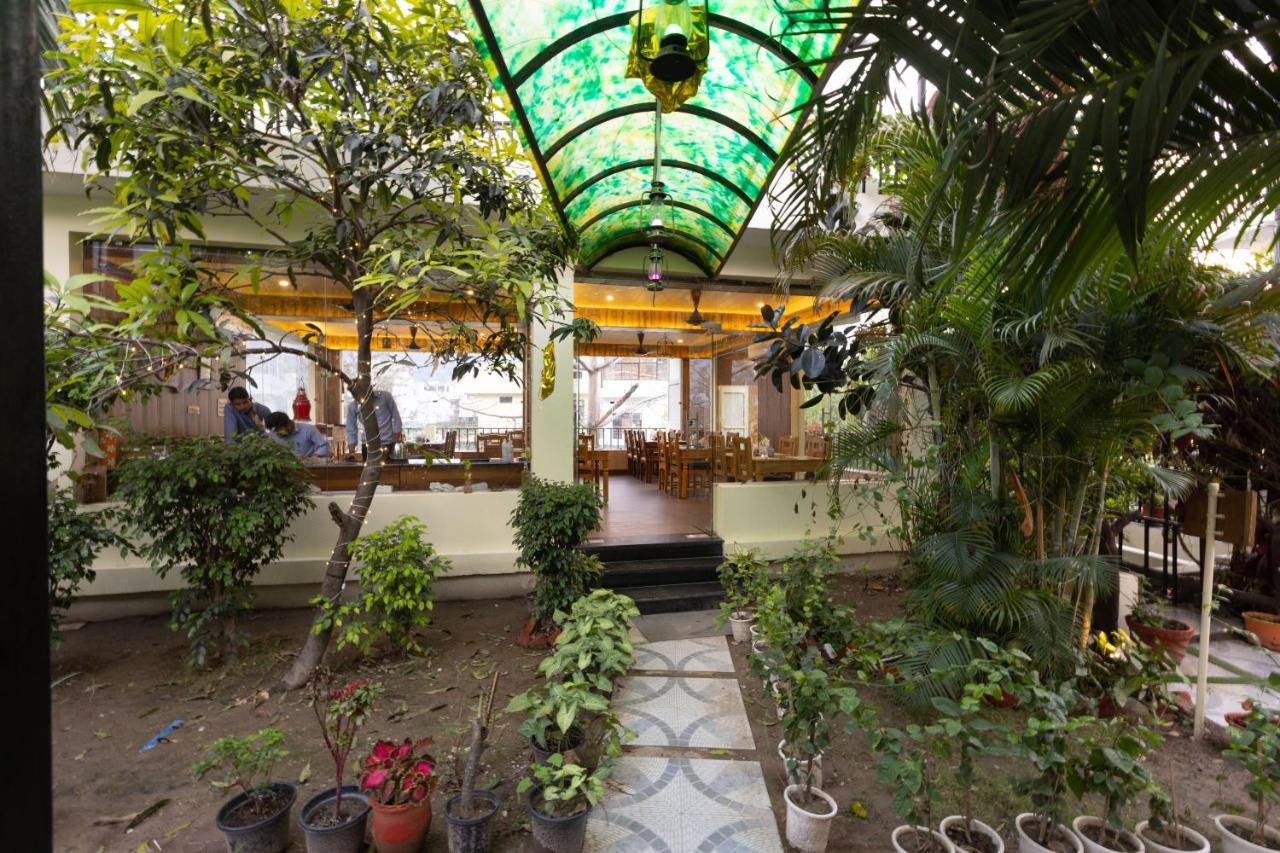 רישיקש Yogved Hospitality & Resort מראה חיצוני תמונה