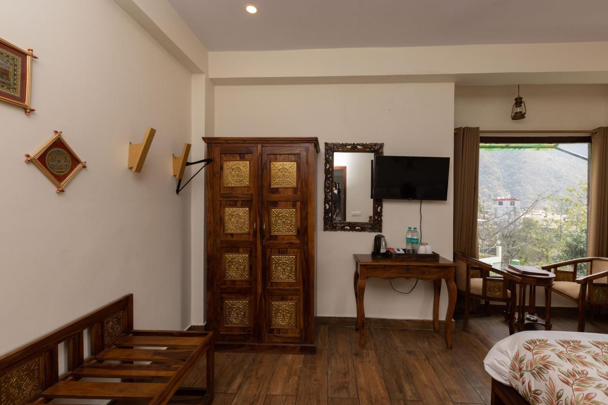 רישיקש Yogved Hospitality & Resort מראה חיצוני תמונה