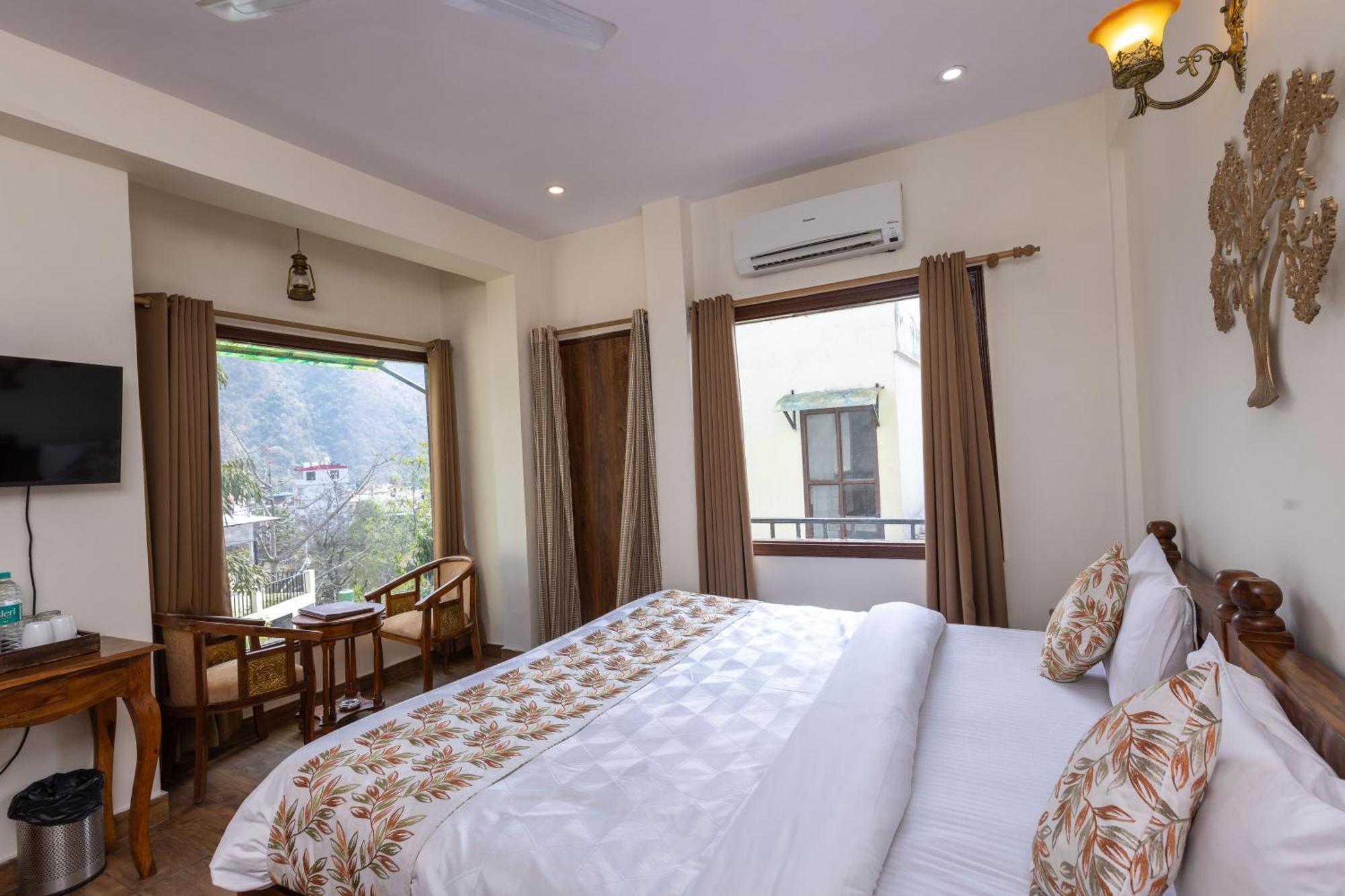 רישיקש Yogved Hospitality & Resort מראה חיצוני תמונה