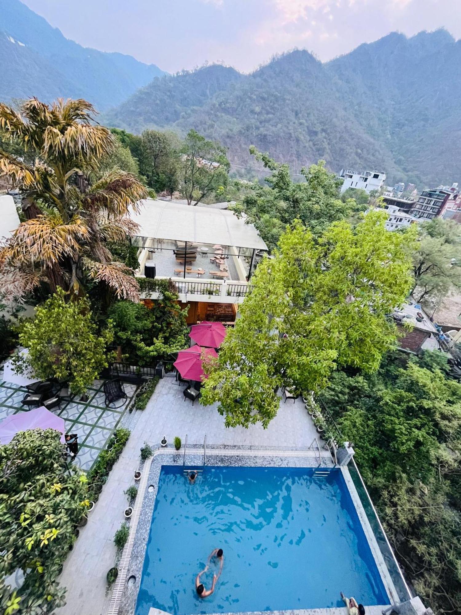 רישיקש Yogved Hospitality & Resort מראה חיצוני תמונה