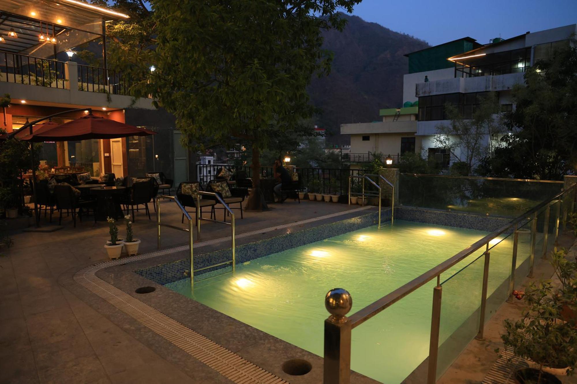 רישיקש Yogved Hospitality & Resort מראה חיצוני תמונה
