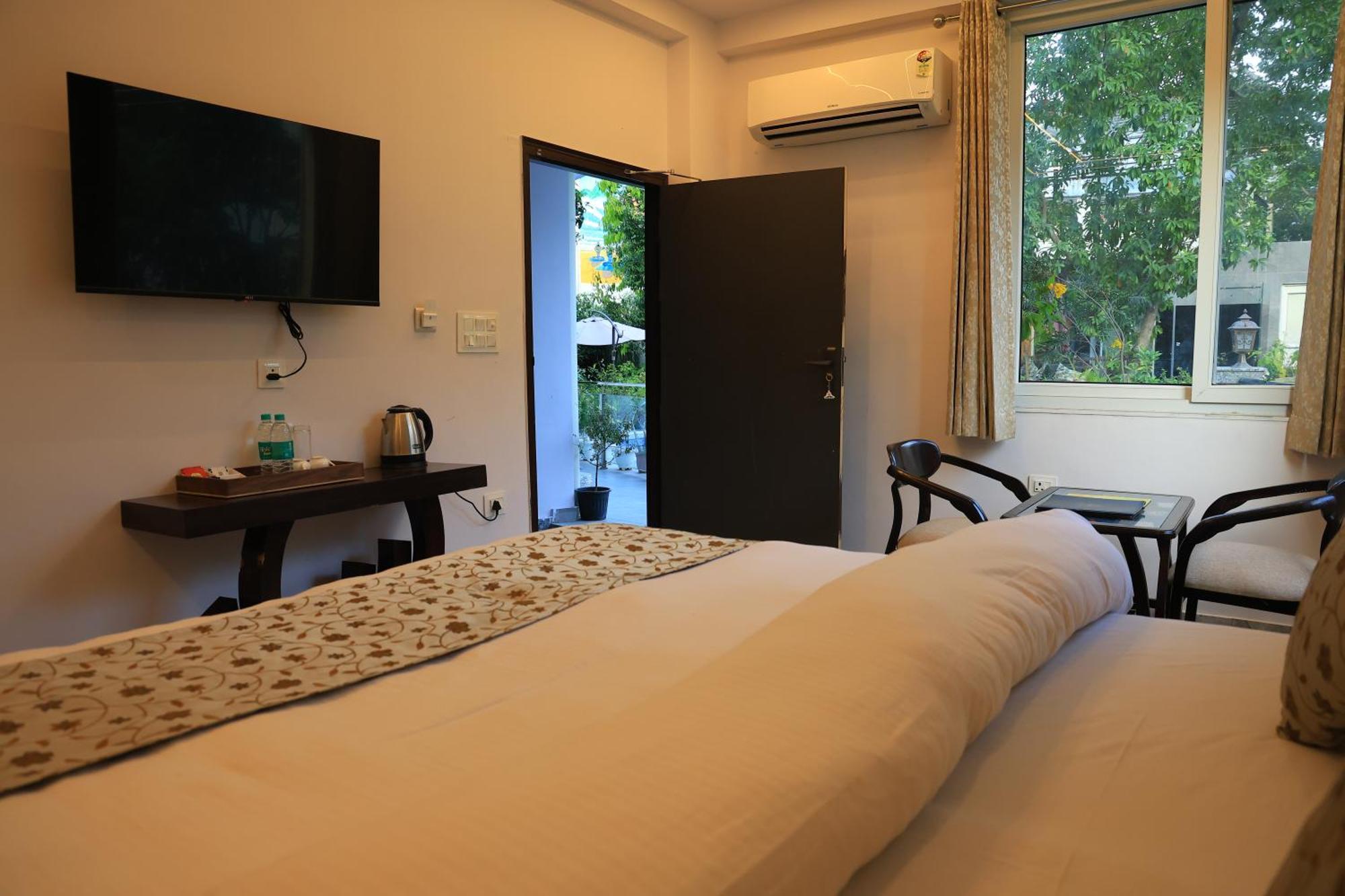 רישיקש Yogved Hospitality & Resort מראה חיצוני תמונה