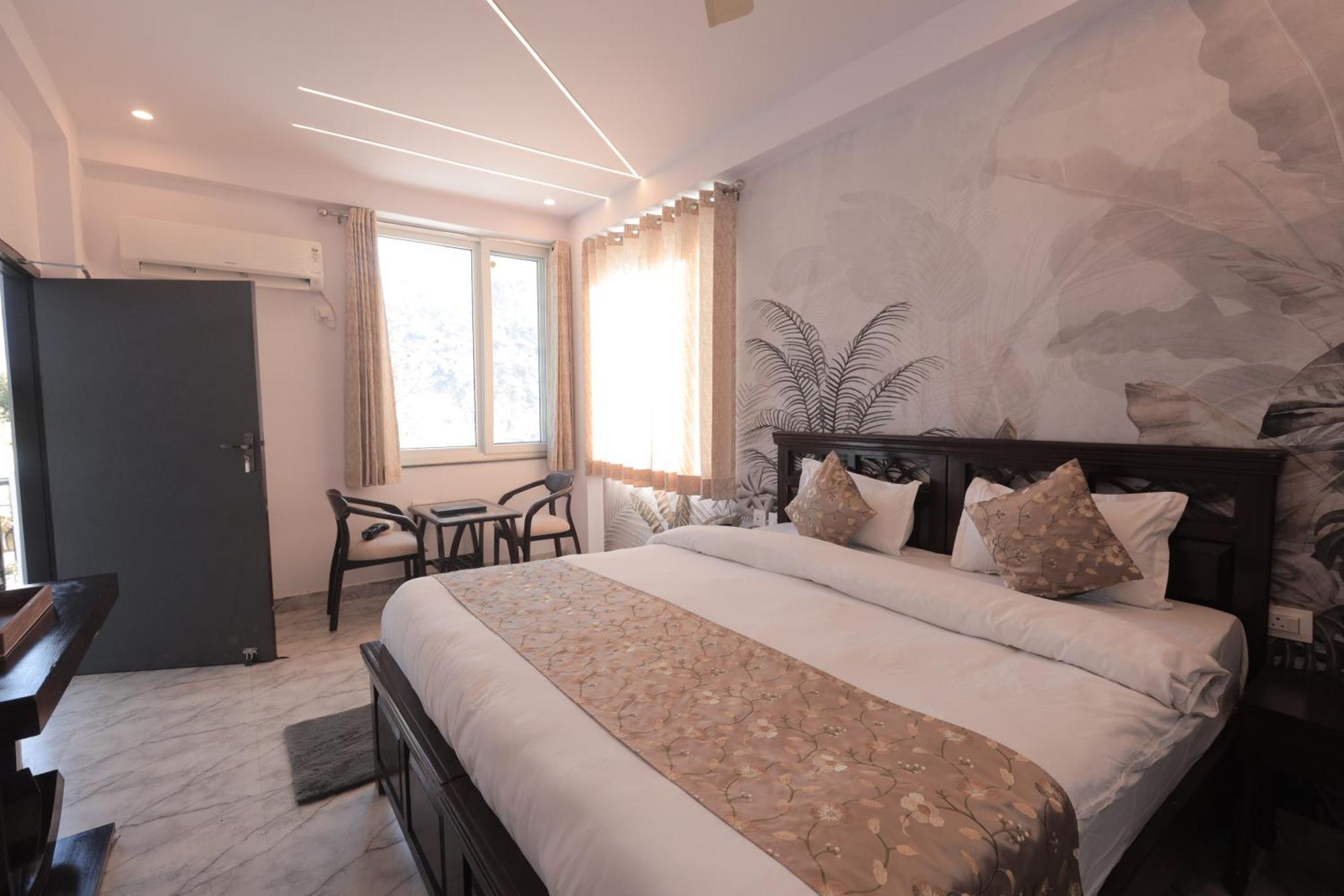 רישיקש Yogved Hospitality & Resort מראה חיצוני תמונה