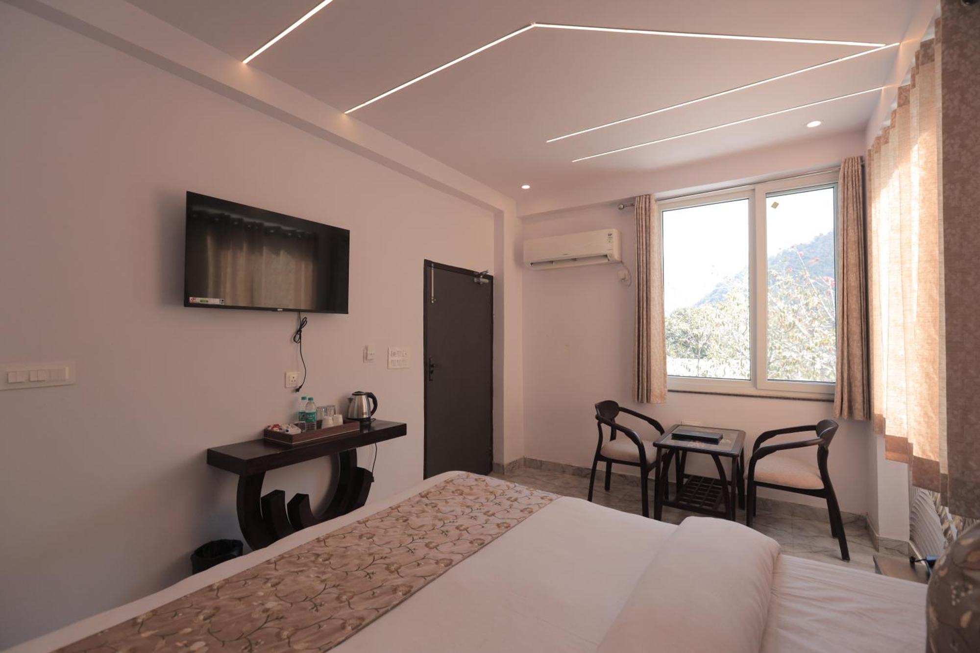 רישיקש Yogved Hospitality & Resort מראה חיצוני תמונה